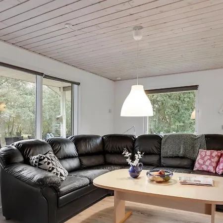 Holiday home Zoelestine - 1km From The Sea By Interhome