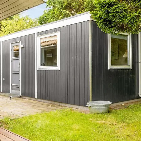 Zoelestine - 1km From The Sea By Interhome Hals